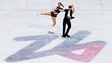 Charlene Guignardová a Marco Fabbri p�i rytmickém tanci.