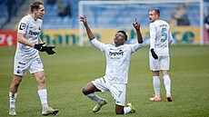 Afolabi Soliu se raduje z gólu v utkání se Zlínem.