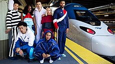 Americká spole�nost Amtrak uvedla do prodeje nový �Trak Suit�, m�kkou pohodlnou...