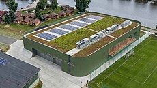 Krytý stadion vyroste na míst� dosavadní arény. Z jedné strany se více p�iblí�í...