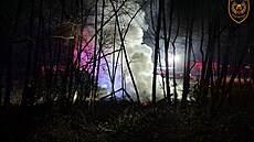 Tragický po�ár unimobu�ky v obci Provodov na Zlínsku si vy�ádal jednu ob�. (6....