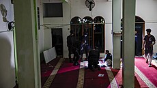 Ve �kole v Jakart� vybuchly bomby, které zde nastra�il sedmnáctiletý p�íznivec...