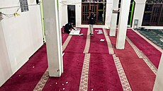 Ve �kole v Jakart� vybuchly bomby, které zde nastra�il sedmnáctiletý p�íznivec...