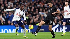 �pan�lský zálo�ník Rodri z Manchesteru City v akci p�i utkání na Tottenhamu.