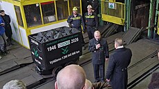 Poslední vyt�ený vozík napln�ný �erným uhlím v �eské republice. (4. února 2026)