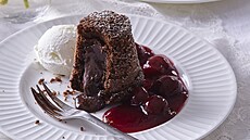 �okol�dov� fond�n s vi��ovou om��kou