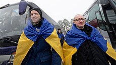 Rusko a Ukrajina si vym�nily zajatce. Z ukrajinského zajetí se dostalo 157 Rus�...