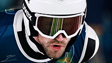 Skokan na ly�ích Roman Koudelka ve zku�ebním kole v závodu na st�edním m�stku...