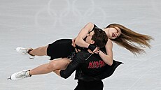 Kate�ina Mrázková a Daniel Mrázek vystupují v sout�i rytmických tanc� na...