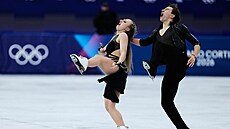 Kate�ina Mrázková a Daniel Mrázek vystupují v sout�i rytmických tanc� na...