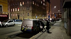 Kriminalisté vy�et�ují p�ípad mu�e, který vypadl z domu v ulici Gorazdova v...