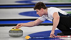 Curler Vít Chabi�ovský v utkání s Ji�ní Koreou. (7. února 2026)