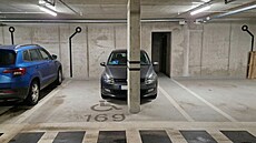 Situace v gará�ích domu na Praze 9