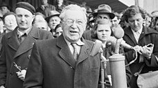 Komunistický primátor Václav Vacek. Jako sociální demokrat m�l v roce 1912 na...