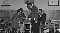 Zatímco dne�ní sv�t dr�í suchý únor, v n�kdej�ím �eskoslovensku byla náv�t�va...