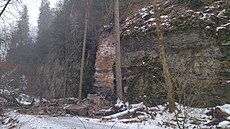 V Moravském krasu se z�ítila skála na cestu Pustým �lebem. (6. února 2026)