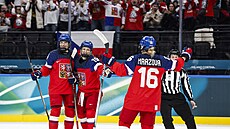 Natálie Mlýnková slaví gól na 2:1 spole�n� s Danielou Pej�ovou a Kate�inou...