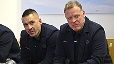 Hlavní trenér národního týmu Radim Rulík (vpravo) s asistentem Tomá�em...