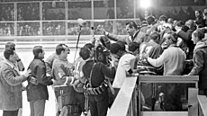 Legendární hokejový zápas mezi �eskoslovenskem a Sov�tským svazem na Zimních...