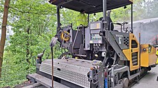 Silnice I/19 se kv�li sesouvání svahu a nutné sanaci opravovala naposledy na...