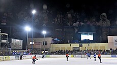 Winter Classic, hokejový zápas pod �irým nebem v Povrlech, hlavní zápas...