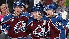 Martin Ne�as, Cale Makar a Nathan MacKinnon. Svaté trio Colorado Avalanche.