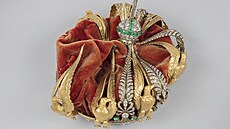 Po�kozená koruna císa�ovny Ev�enie po nedávné loupe�i v pa�í�ském muzeu Louvre....