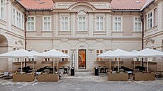 Nov� otevírá kavárnu v presti�ních prostorách paláce Savarin v centru Prahy