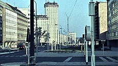 Dobová fotka ze Saské Kamenice z roku 1971. Pohled na tehdej�í t�ídu Karla...