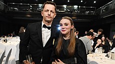 Producent Ji�í Kone�ný a here�ka Kate�ina Falbrová s cenami �eské filmové...