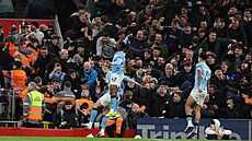 Euforie hrá�� Manchesteru City po brance Erlinga Haalanda v utkání s...