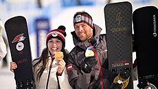 Olympij�tí �ampioni v paralelním ob�ím slalomu na snowboardu. �e�ka Zuzana...