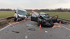 Dva lidé se zranili p�i nehod� osobního auta, kamionu a dodávky u �astolovic na...