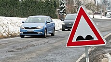 Díry v silnicích silni�á�i opraví a� po zimní sezon�. Do té doby p�ed n�kterými...