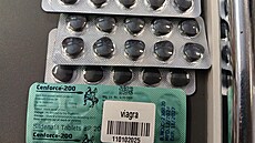 Celníci zabavili na Tachovsku platí�ka s p�ípravky na posílení mu�ské sexuální...