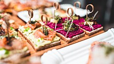 Sisters bistro se specializuje na pro �esko netradi�ní chlebí�ky.