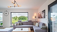 A díky venkovním �aluziím udr�í i stabilní teplotu po celý den.