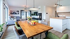 U�itná plocha rodinného domu je 115,3 metr� �tvere�ních. 