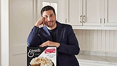 Jason Biggs v reklam� na Edwards Desserts (2024)