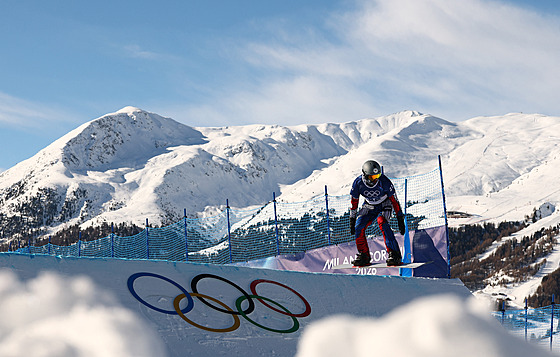 Kry�tof Choura z �eska b�hem kvalifikace mu�� ve snowboardcrossu. (12. února...