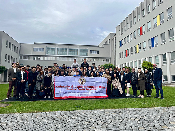 �kola, kde studenti trénují hlavu i t�lo.