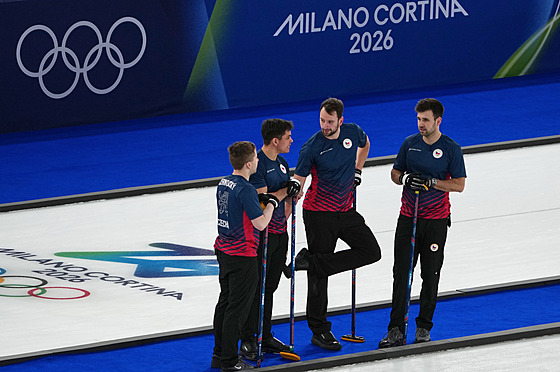 Radek Bohá�, Marek �ernovský, Martin Jurík, Luká� Klíma, Luká� Klípa se radí...