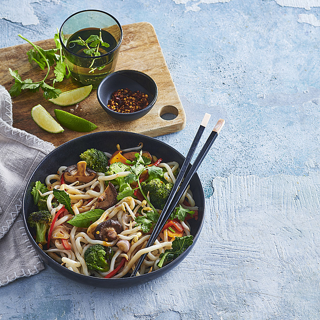 Smažené nudle na thajský způsob