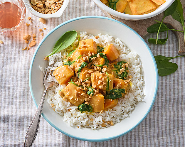 Krémové kari s batáty a buráky – veganské jídlo plné chuti, bílkovin a exotického koření