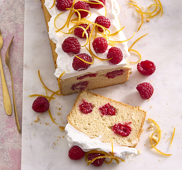 Bezlepkový ovocný chlebíček s krémem ze smetanového sýra – zdravá sladká pochoutka