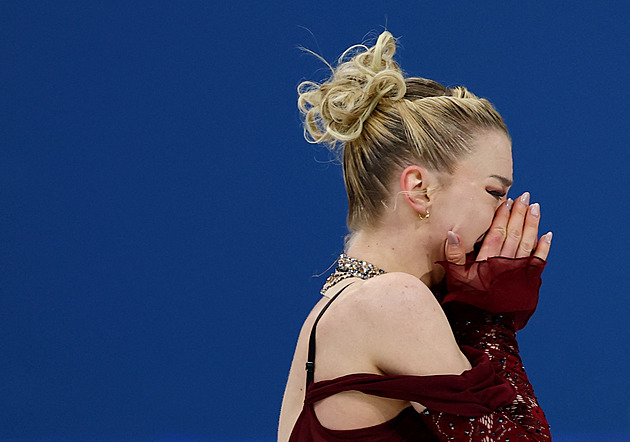 Ani vzkaz Madonny nepomohl Glennové. Japonky řádí, Ruska bydlí mimo vesnici