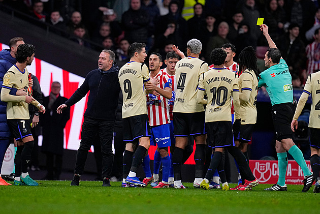 Barcelona podala oficiální stížnost na sudí. Flick přiznal: Šel jsem do jejich kabiny