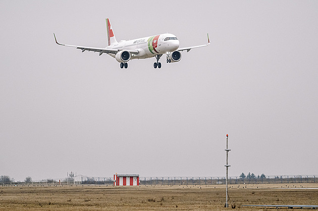 „Působí to neuvěřitelně.“ Experti líčí, proč letadlo z Lisabonu do Prahy málem spadlo