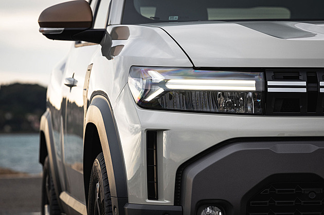 Zkusili jsme dacie s unikátním pohonem. Spojuje LPG, čtyřkolku a hybrid