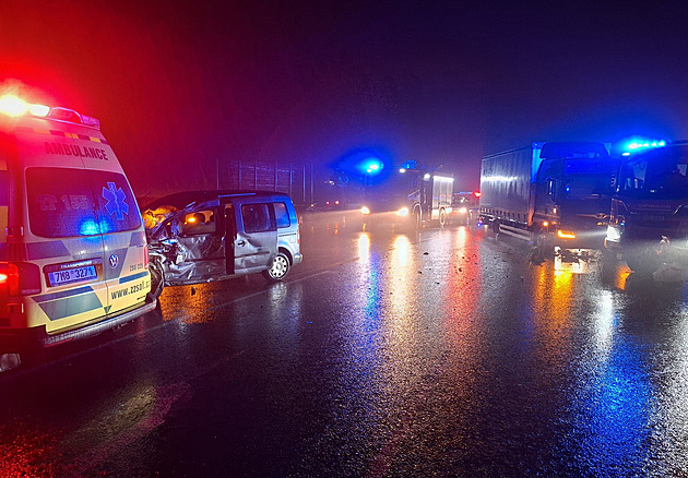 Na rozestavěné D3 zemřel po čelním střetu řidič, dva zranění